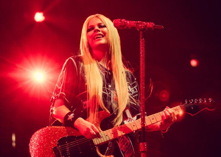 Avril Lavigne Relies on Sennheiser EW-DX for Greatest Hits Tour, Building on Decades-Long Legacy of Using Sennheiser Mics and Wireless Systems